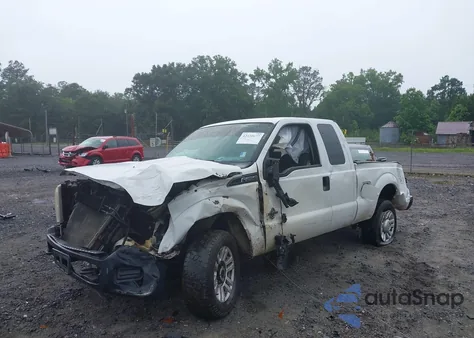 2015 Ford F-250 Xl z USA, uszkodzony, nr VIN 1FT7X2B64FEB25893